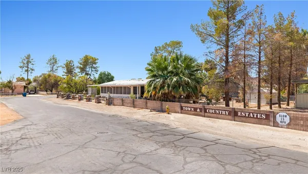 $204,900 | 203 Trailzend Avenue, Overton, NV 89040