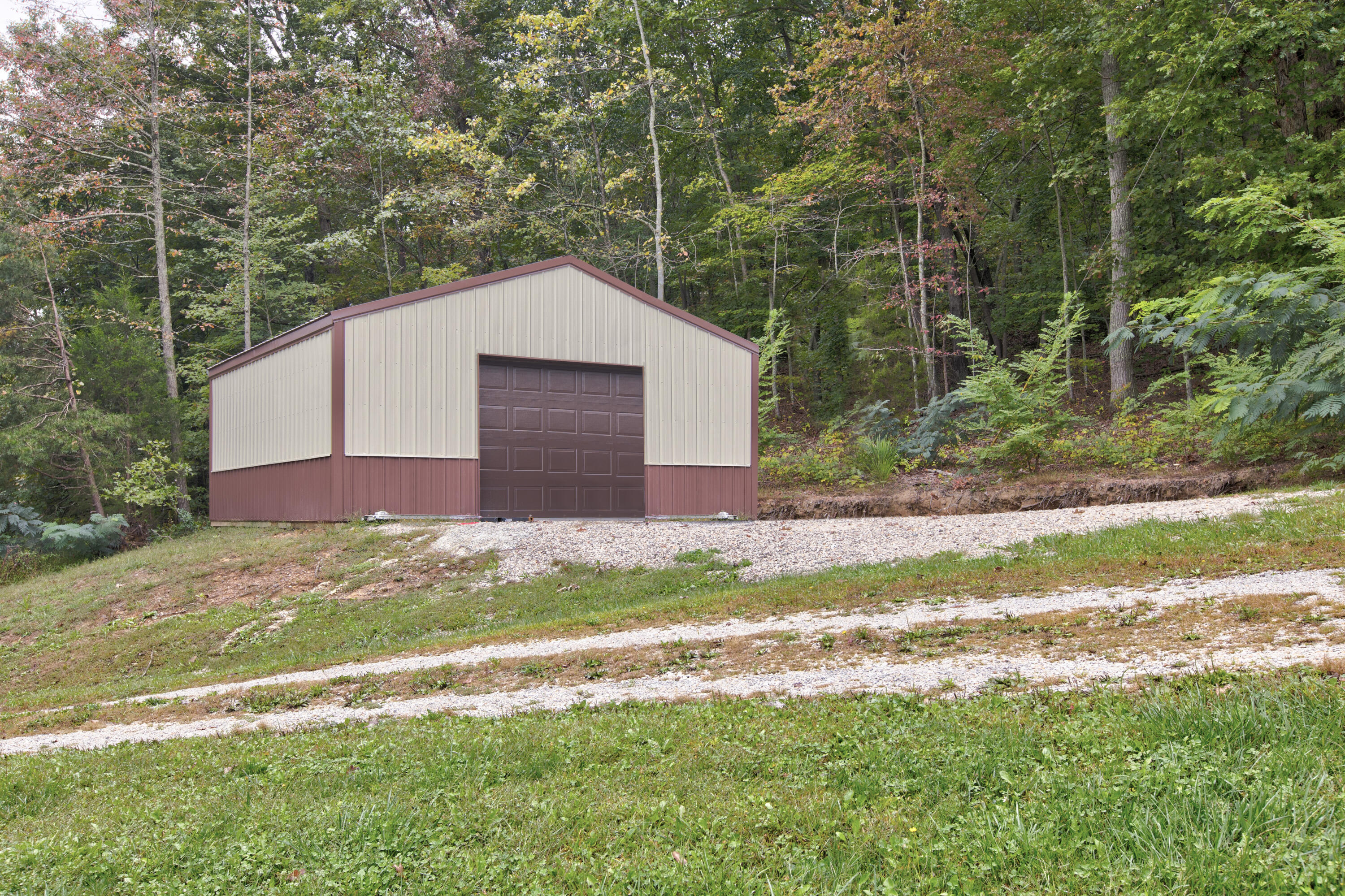 1070 Reffitt Road Jeffersonville, KY 40337 - Photo 12 of 28 DM3A7008_09_10