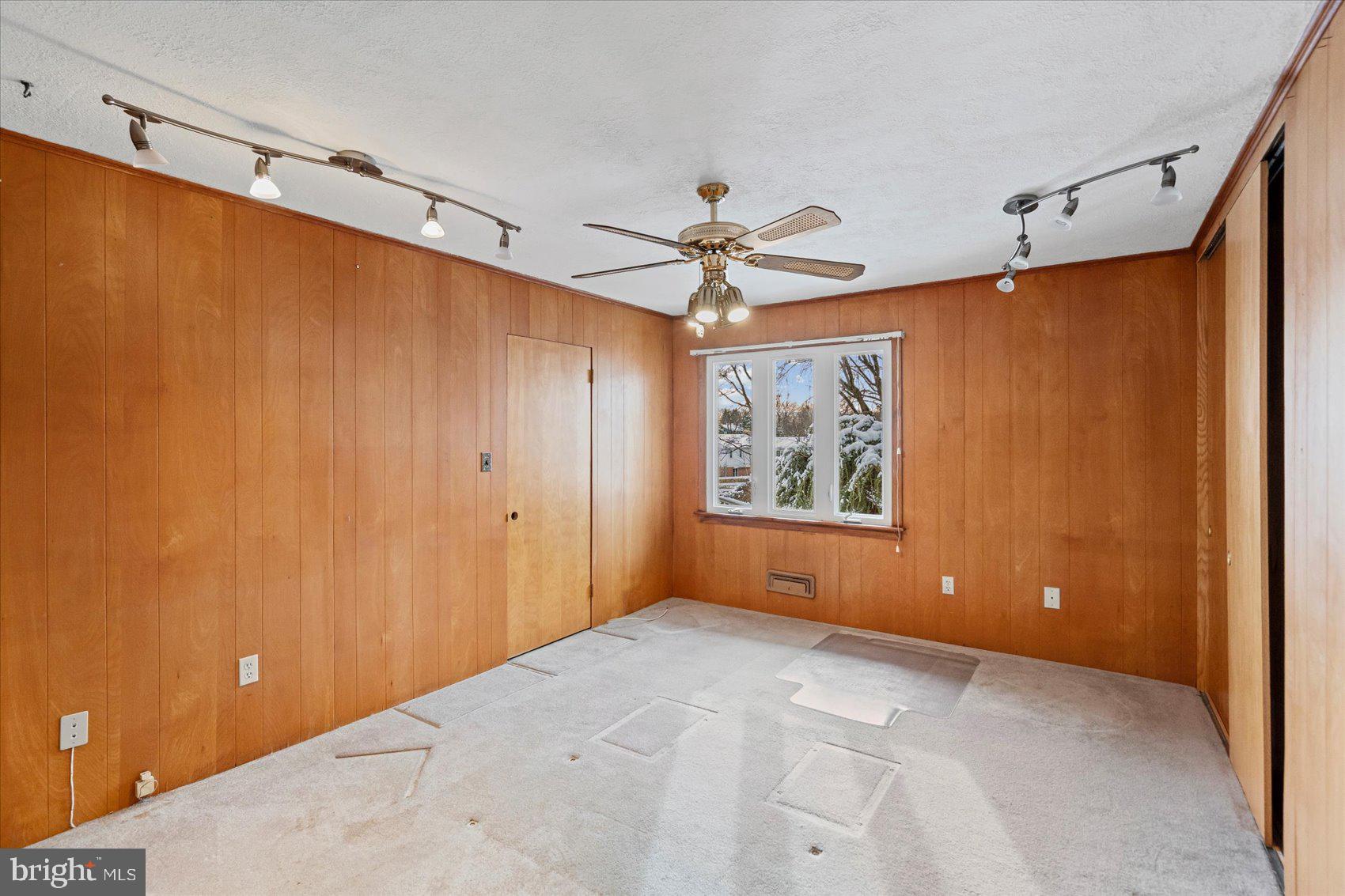 1004 Dunblane Road Baltimore, MD 21286 - Photo 30 of 60 a view of an empty room with a window