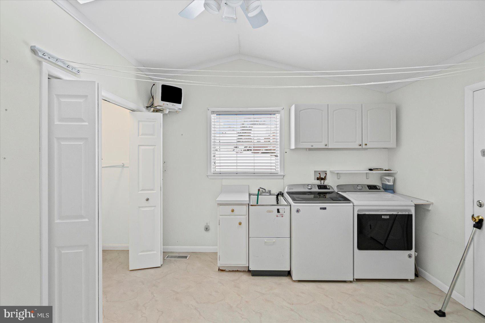1004 Dunblane Road Baltimore, MD 21286 - Photo 36 of 60 Utility Room