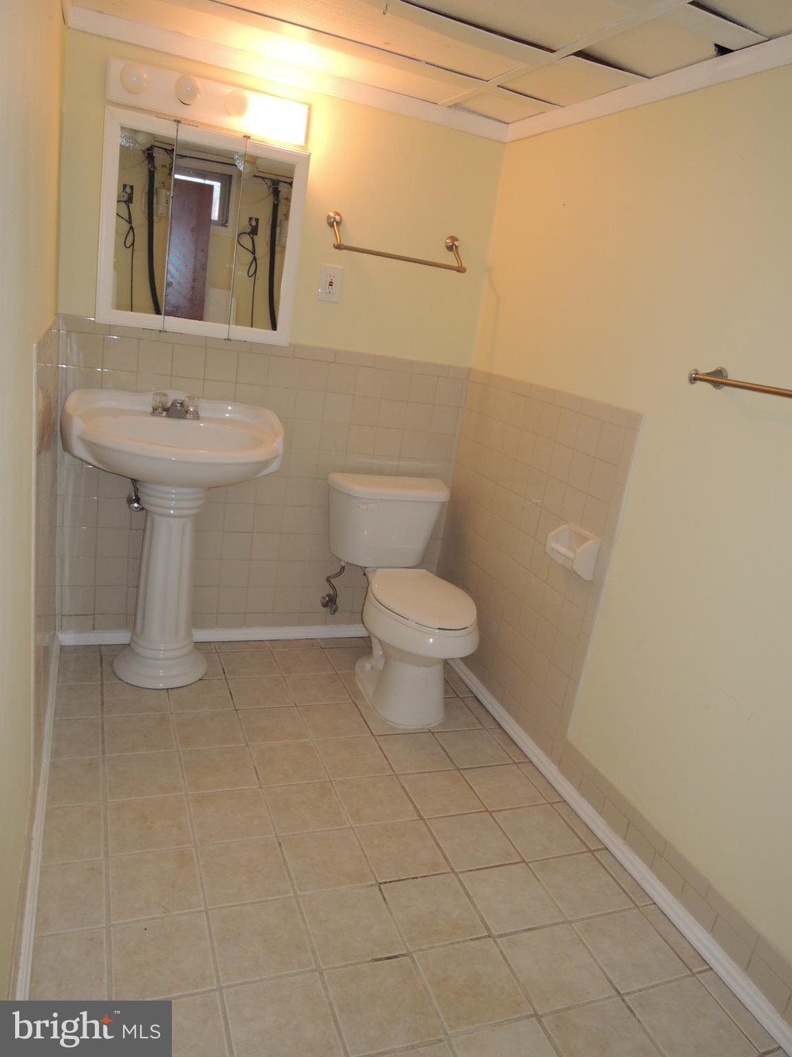 1520 Foster Road Warminster, PA 18974 - Photo 13 of 32 Basement Powder Room