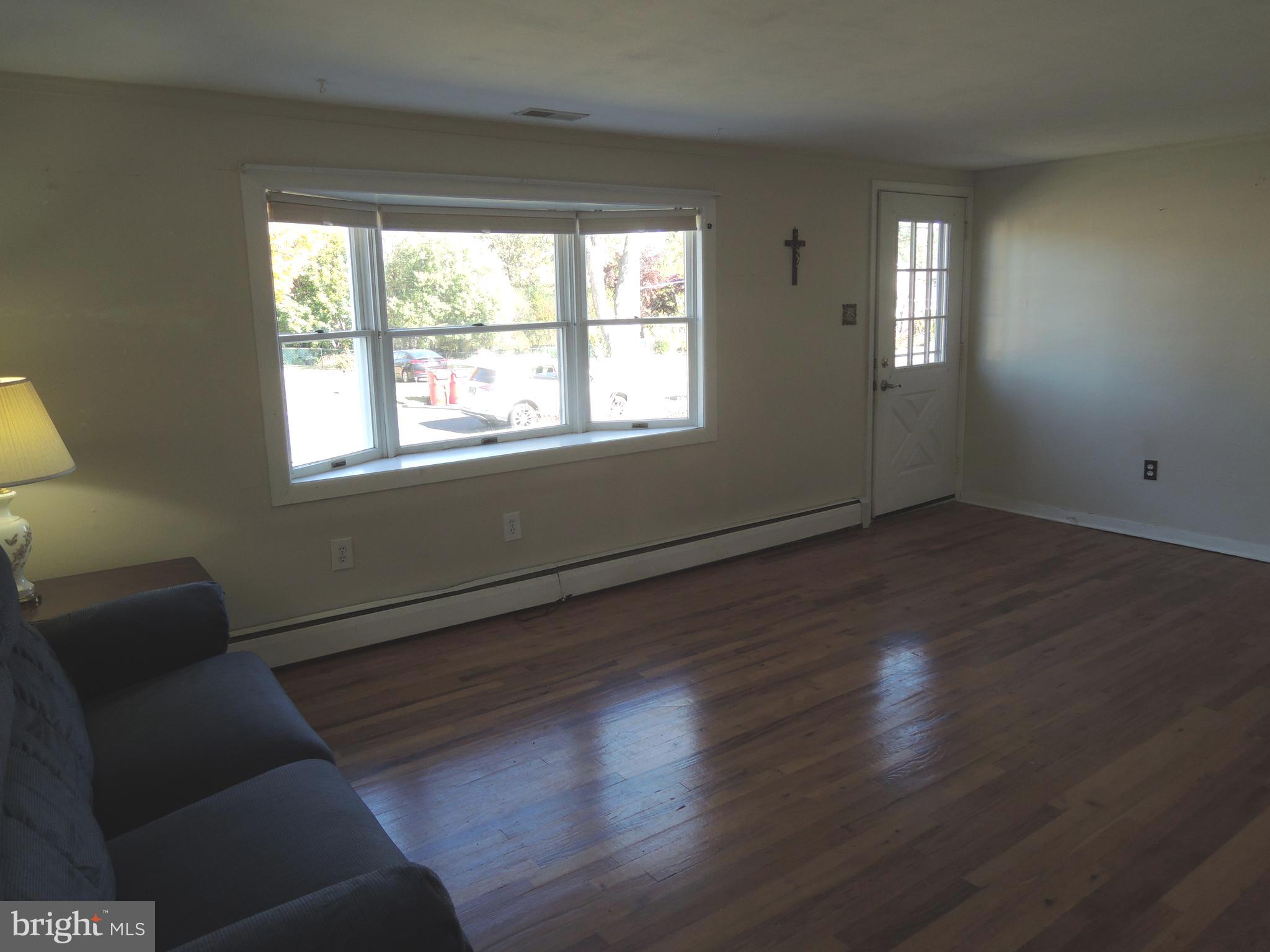 1520 Foster Road Warminster, PA 18974 - Photo 2 of 32 Living Room, front entrance