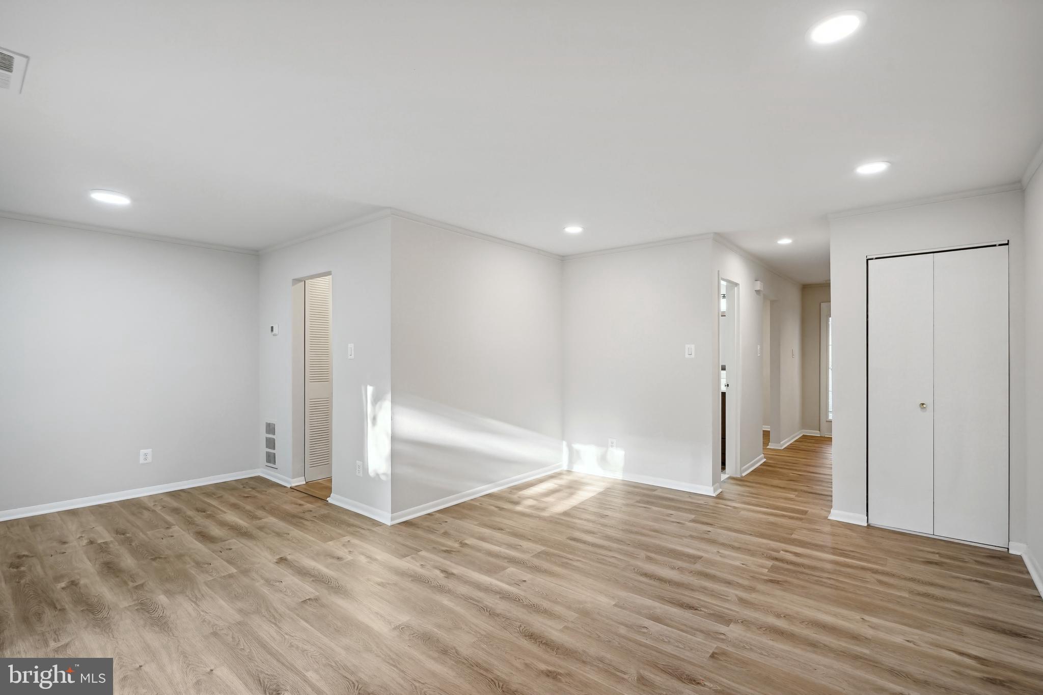 6349 Rockshire Street Alexandria, VA 22315 - Photo 5 of 37