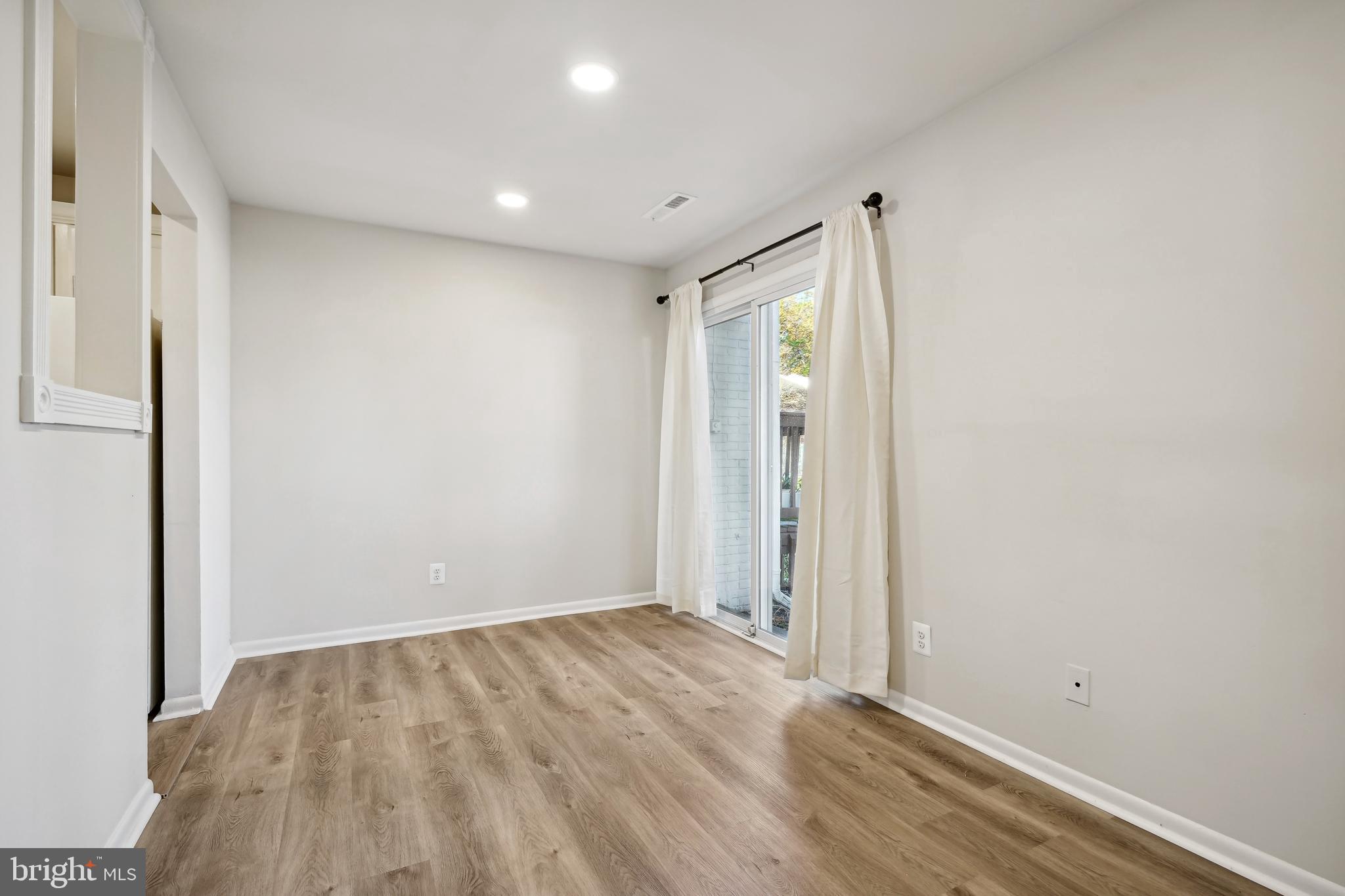 6349 Rockshire Street Alexandria, VA 22315 - Photo 6 of 37