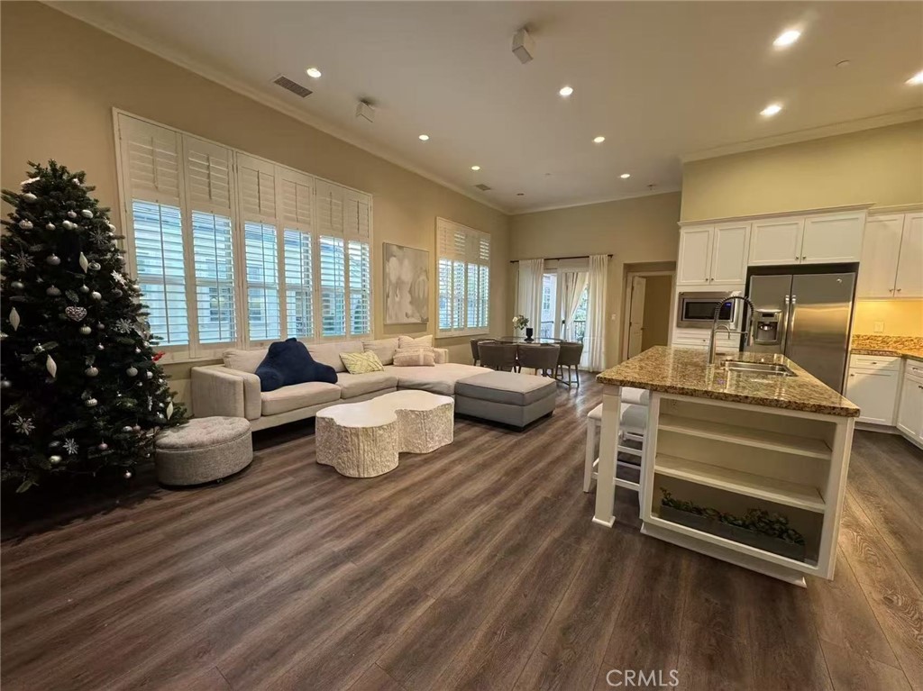 68 Overbrook Irvine, CA 92620 - Photo 1 of 12
