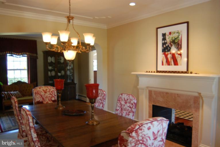 11090 Mt Victoria Road Newburg, MD 20664 - Photo 18 of 29 Dining Room