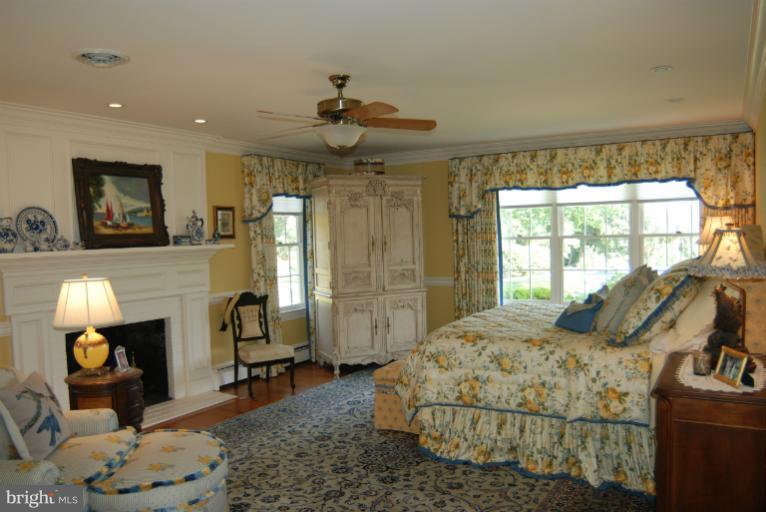 11090 Mt Victoria Road Newburg, MD 20664 - Photo 19 of 29 Bedroom (Master)