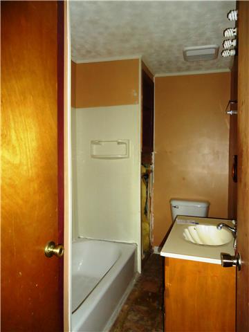 1090 Rogers Road Lewisburg, TN 37091 - Photo 12 of 14 Gallery Image 12