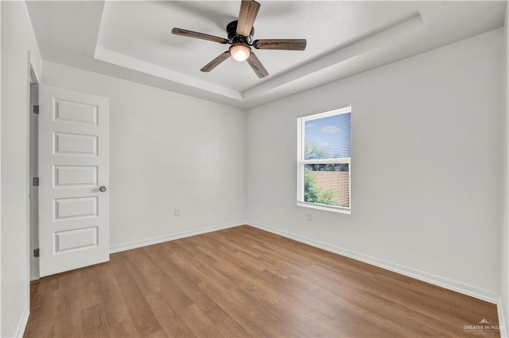 670 West Durham Avenue Raymondville, TX 78580 - Photo 7 of 13 a view of empty room with ceiling fan