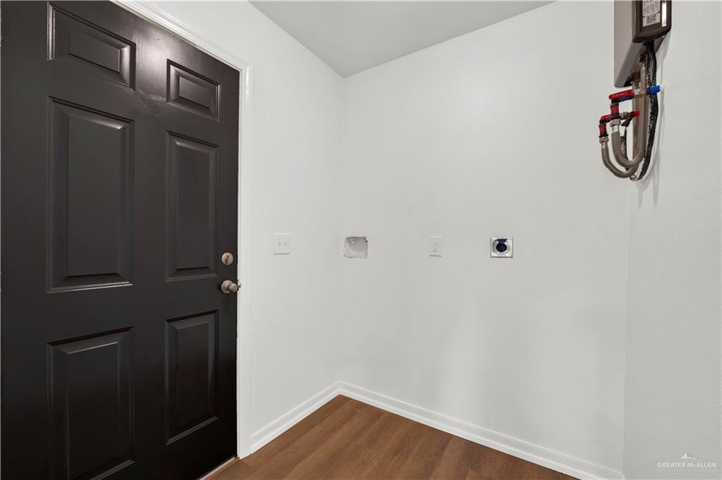 670 West Durham Avenue Raymondville, TX 78580 - Photo 10 of 13 a view of door