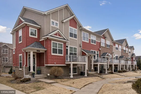 $409,000 | 17153 72nd Avenue North, Unit 2806, Maple Grove, MN 55311