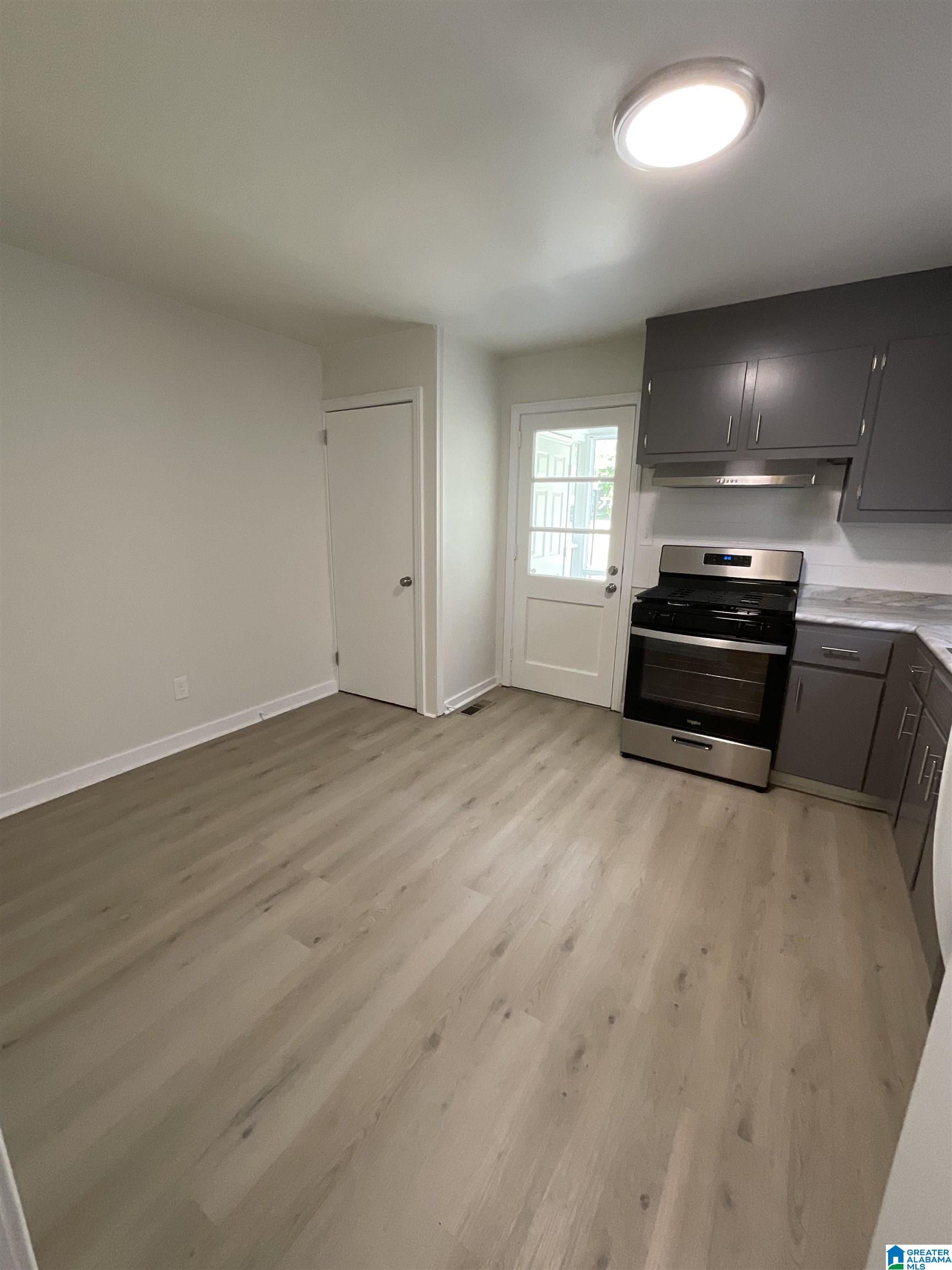 221 Ridgewood Avenue Fairfield, AL 35064 - Photo 6 of 15