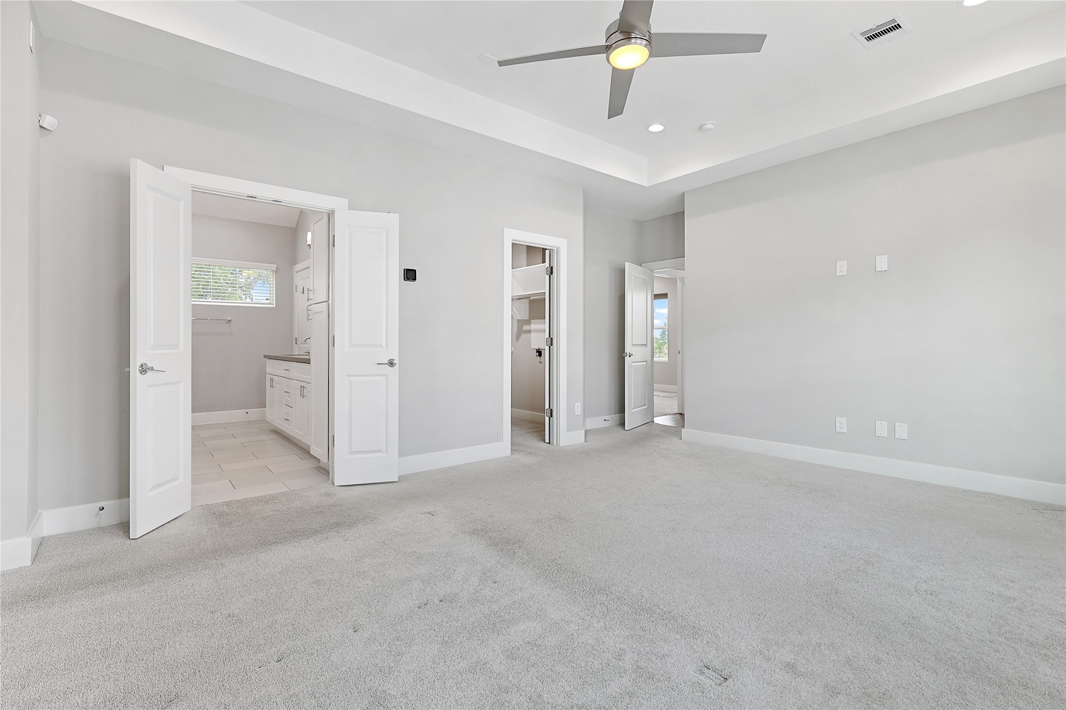 1222 Upton Street Houston, TX 77020 - Photo 21 of 41 Double doors into the primary bath