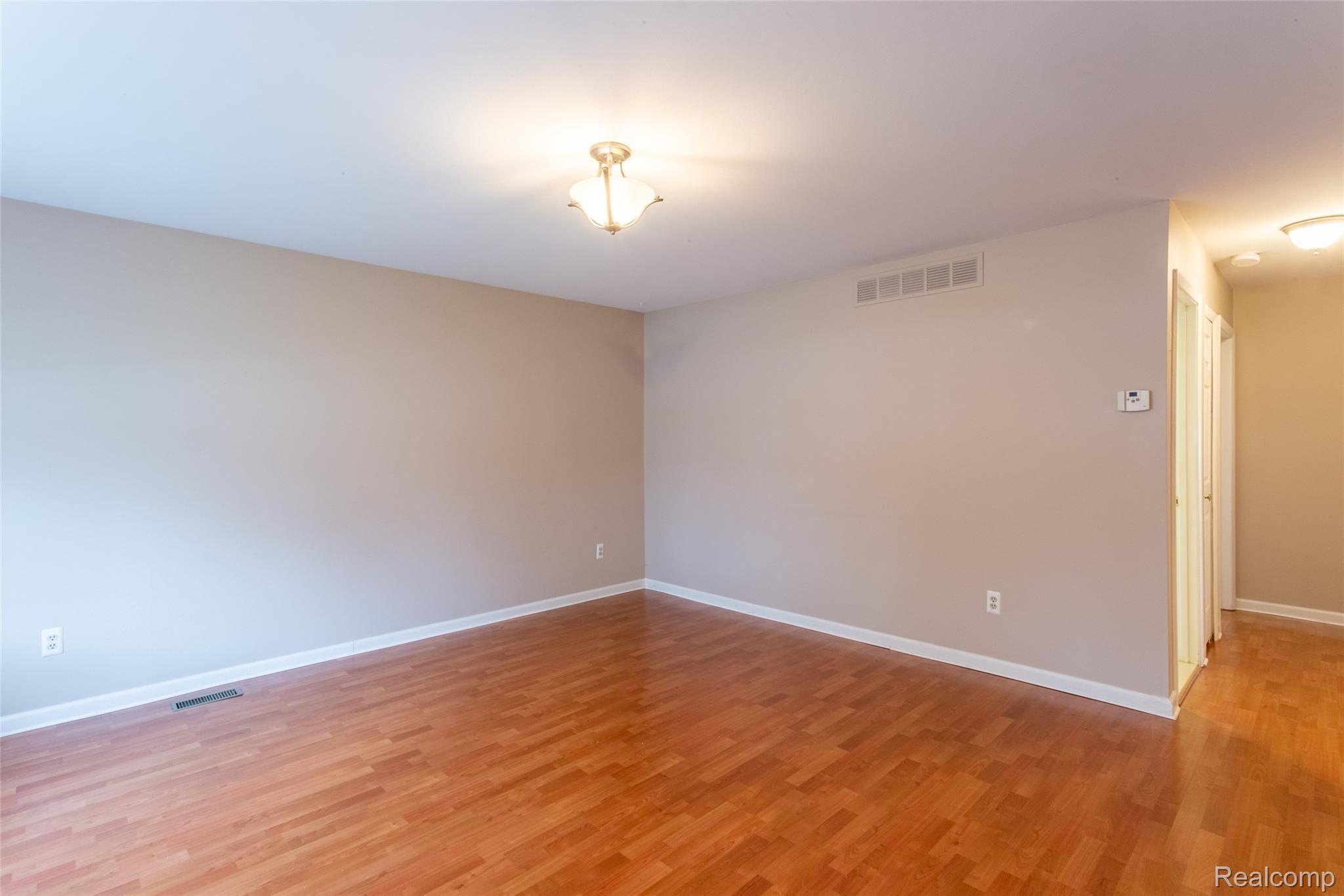 41845 Old Bridge Road Canton, MI 48188 - Photo 11 of 40 41845 Old Bridge-Entry-Living Room-10.jpg