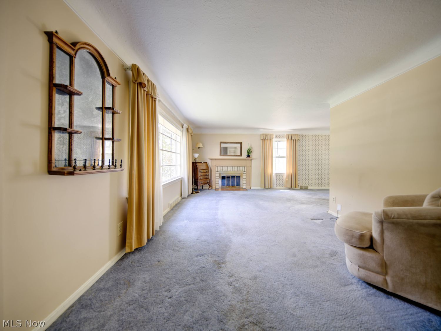 1382 Clearview Road Lyndhurst, OH 44124 - Photo 3 of 42 Gallery Image 3