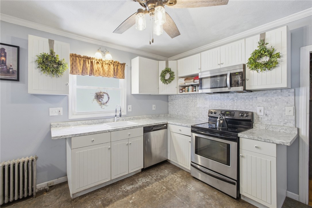 55 Edison Street Warwick, RI 02889 - Photo 9 of 28