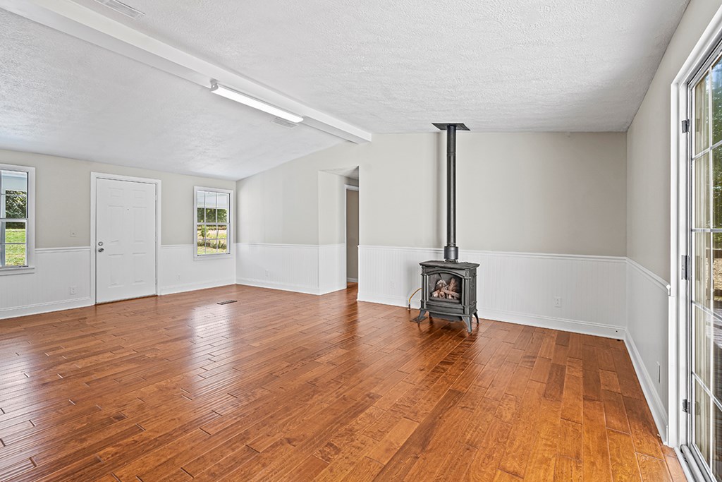 193 Hunnicutt Lane Kinards, SC 29355 - Photo 8 of 24 Gallery Image 8