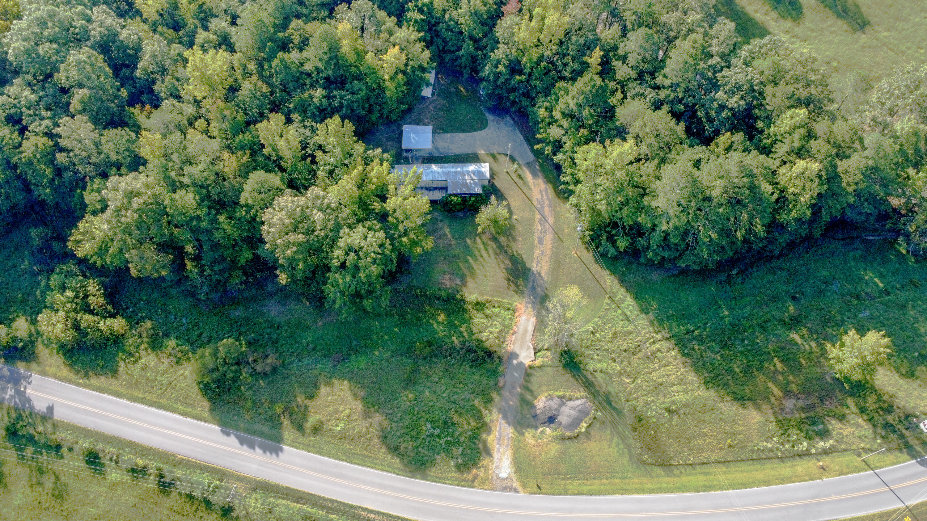 2524 River Road Northeast Dalton, GA 30721 - Photo 2 of 19 2524 River Rd NE-02