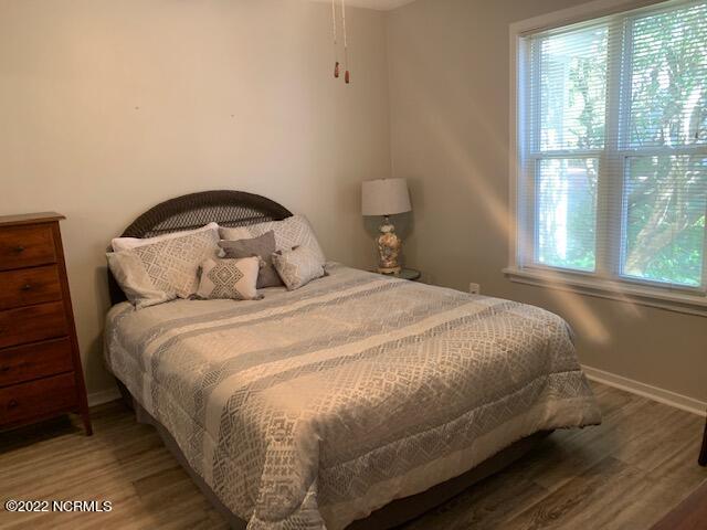 5112 B Greenville Loop Road, Unit B Wilmington, NC 28409 - Photo 11 of 16 Front bedroom
