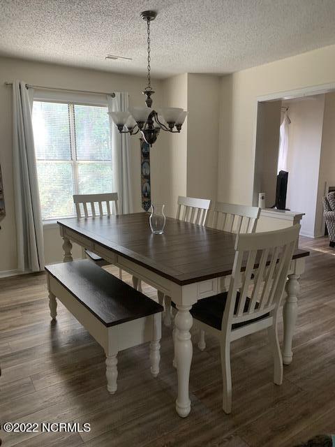 5112 B Greenville Loop Road, Unit B Wilmington, NC 28409 - Photo 4 of 16 Dining Room