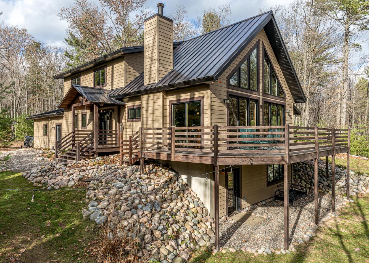 9488 West Tomahawk Lake Road Minocqua, WI 54548 - Photo 1 of 78 Gallery Image 1