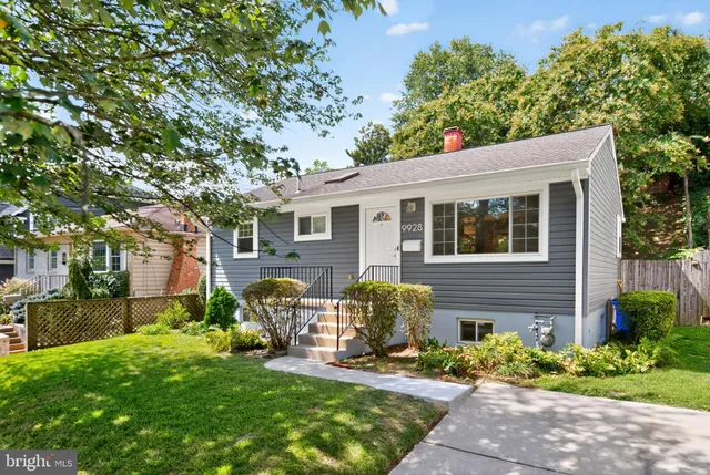 $895,000 | 9928 Fleming Avenue, Bethesda, MD 20814