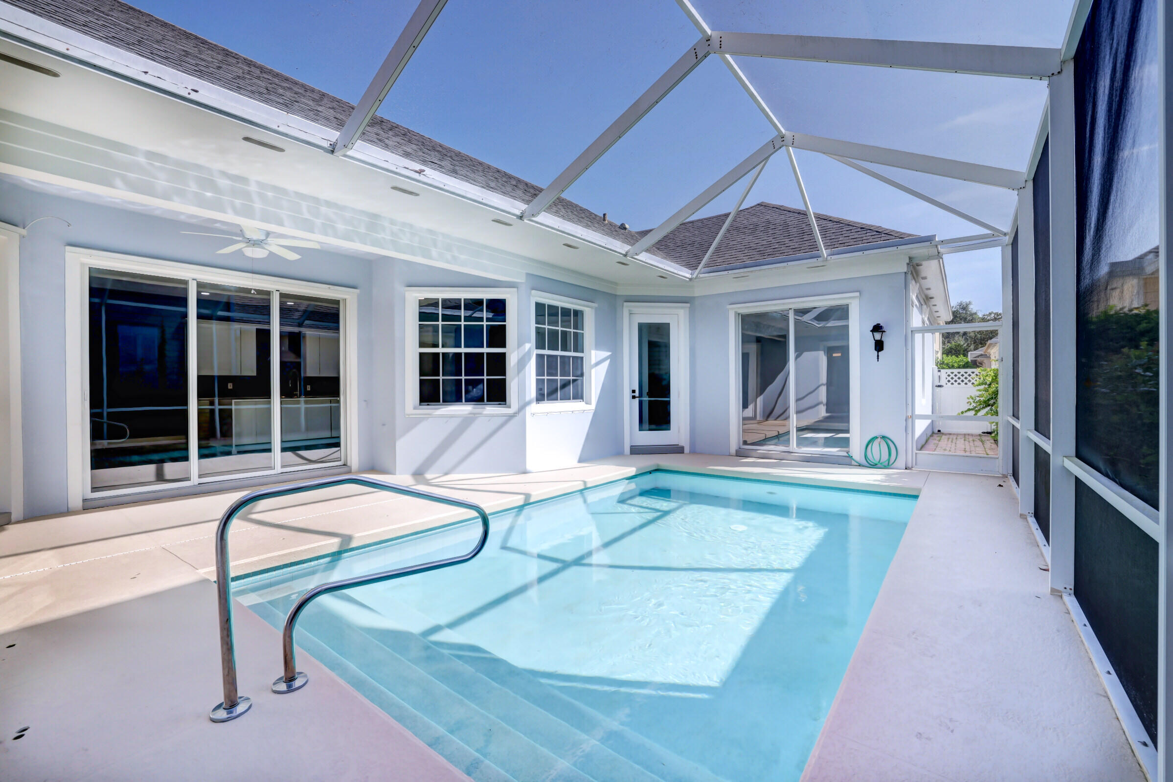 165 Honeysuckle Drive Jupiter, FL 33458 - Photo 11 of 44 32_632a10107_08_09_10_11