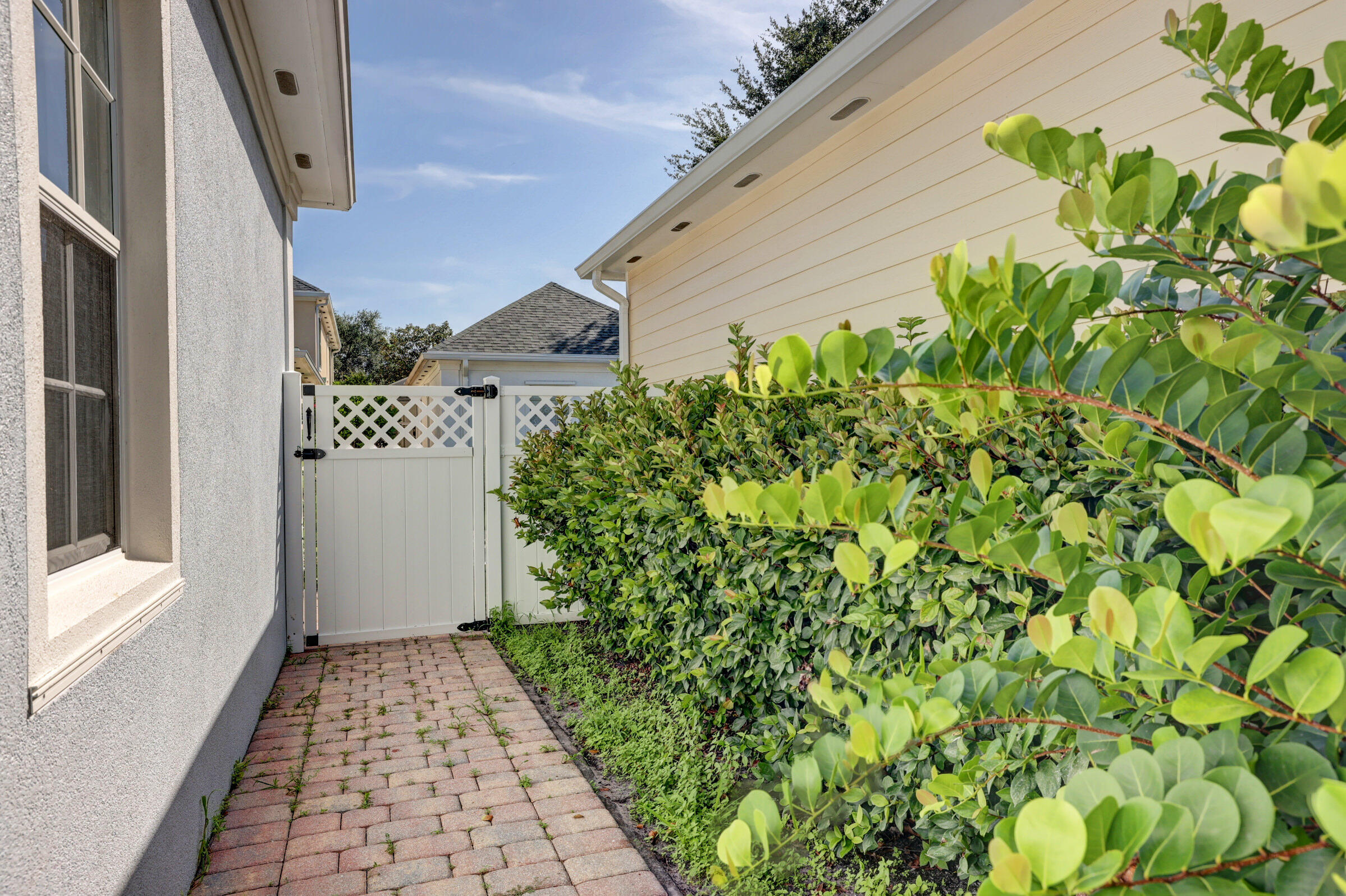 165 Honeysuckle Drive Jupiter, FL 33458 - Photo 31 of 44 29_632a10092_3_4_5_6