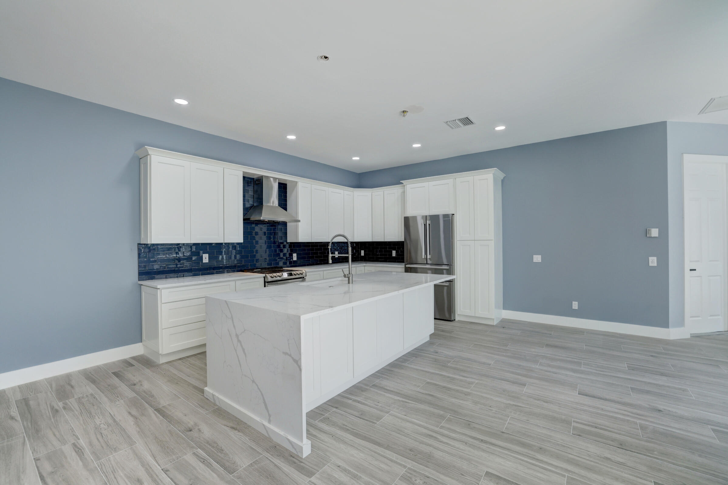 165 Honeysuckle Drive Jupiter, FL 33458 - Photo 5 of 44 08_632a9986_87_88_89_90