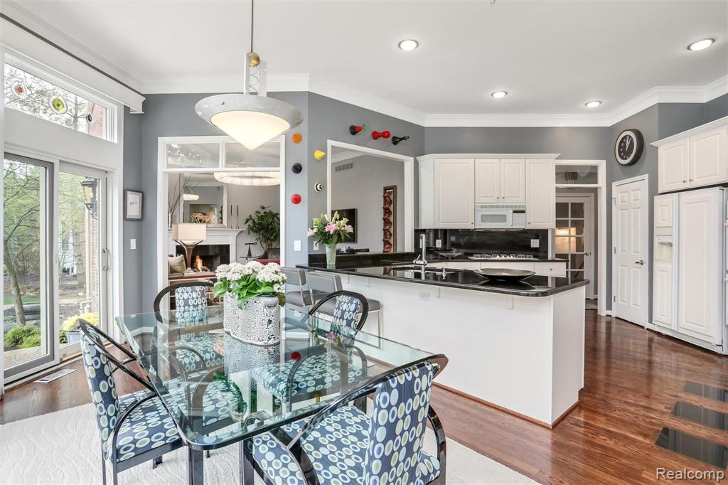 2098 Mapleridge Road Rochester Hills, MI 48309 - Photo 10 of 40