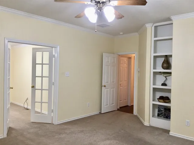 $2,350 | 114 North Queenscliff Circle, The Woodlands, TX 77382