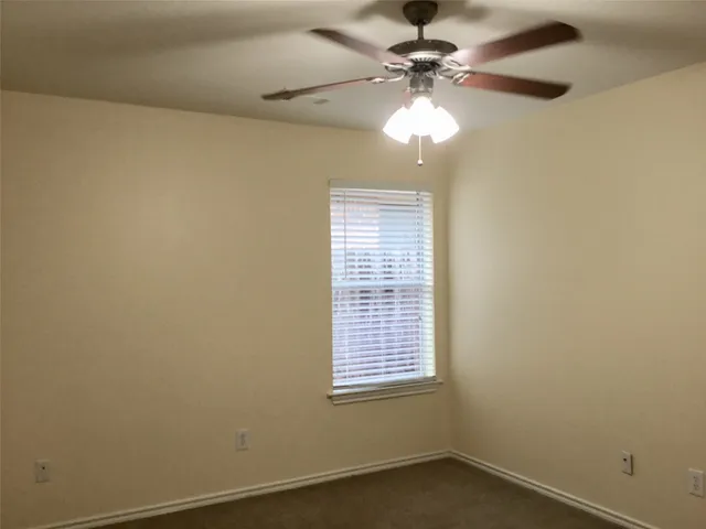 $2,350 | 114 North Queenscliff Circle, The Woodlands, TX 77382