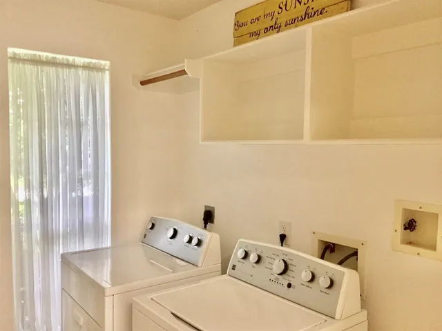 $2,350 | 114 North Queenscliff Circle, The Woodlands, TX 77382