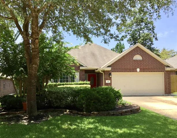 $2,350 | 114 North Queenscliff Circle, The Woodlands, TX 77382