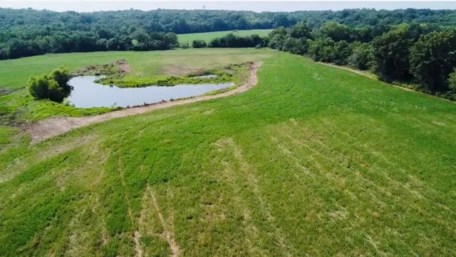 $936,000 | 4159 Northwest State Rte Ff, Adrian, MO 64720