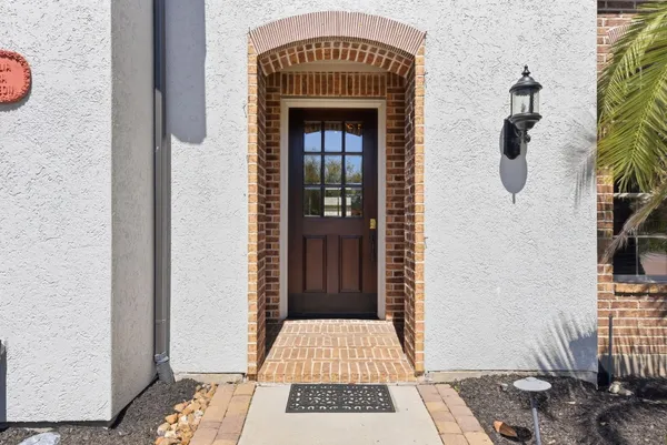 a view of entryway with a rug