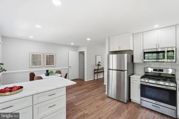 $699,900 | 7808 Solomon Seal Drive, Springfield, VA 22152