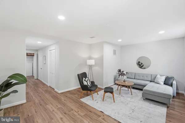 $699,900 | 7808 Solomon Seal Drive, Springfield, VA 22152