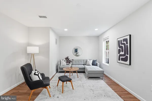 $699,900 | 7808 Solomon Seal Drive, Springfield, VA 22152