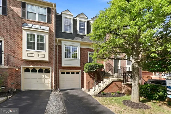 $699,900 | 7808 Solomon Seal Drive, Springfield, VA 22152
