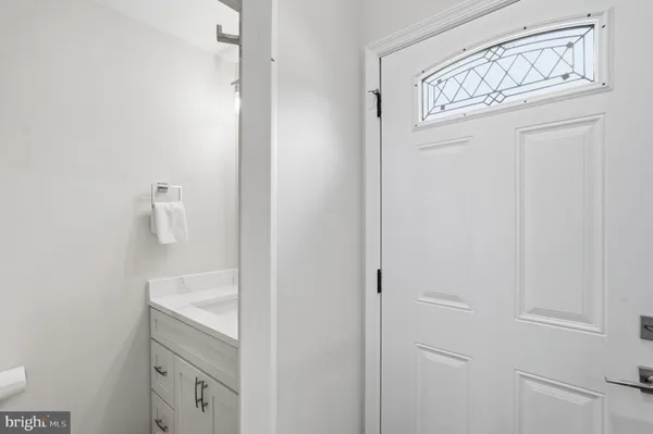 $699,900 | 7808 Solomon Seal Drive, Springfield, VA 22152