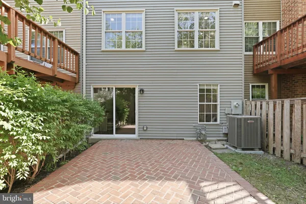 $699,900 | 7808 Solomon Seal Drive, Springfield, VA 22152