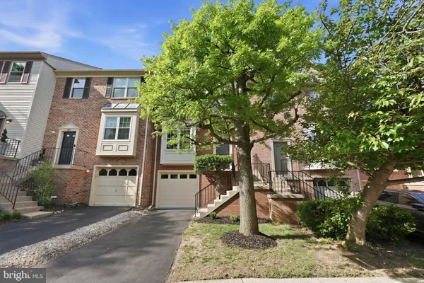 $699,900 | 7808 Solomon Seal Drive, Springfield, VA 22152