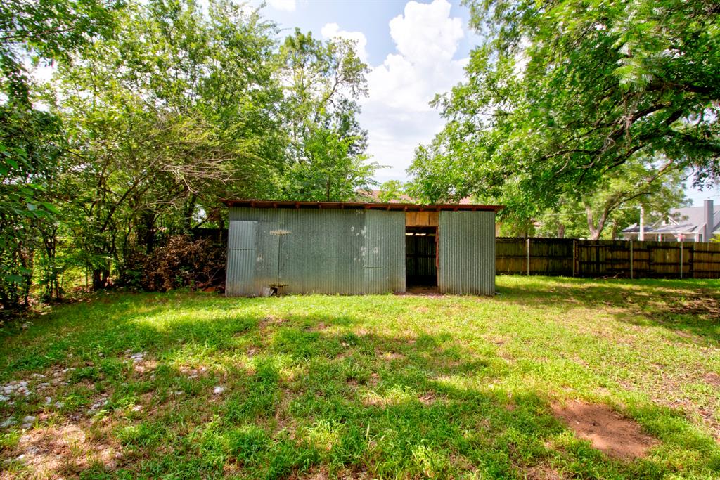 327 West McKinney Street Pilot Point, TX 76258 - Photo 24 of 29