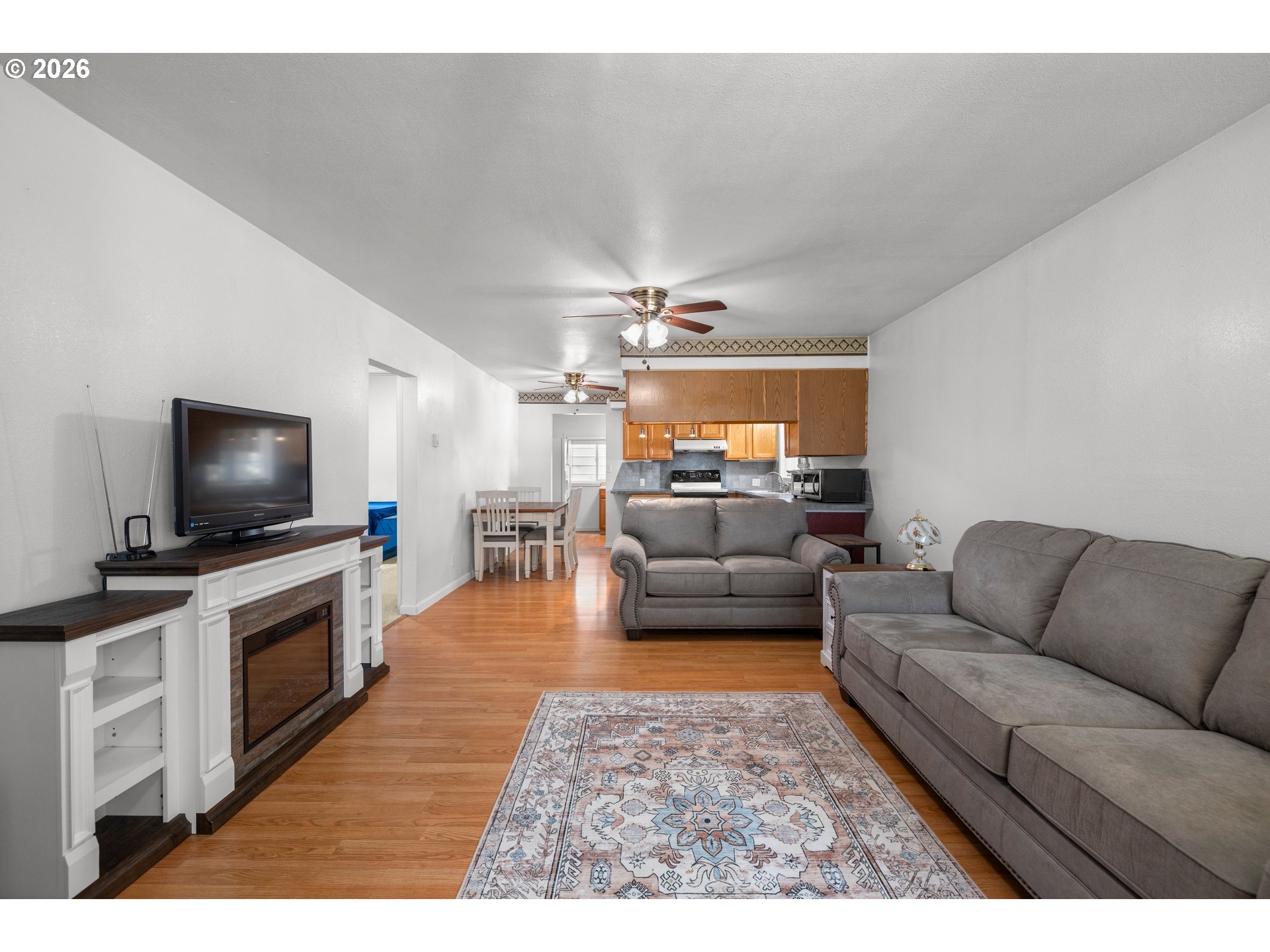 4925 Southeast 133rd Avenue Portland, OR 97236 - Photo 9 of 33 Living Room
