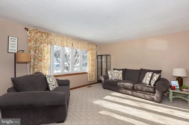 $330,000 | 2914 Holland Drive, Manchester, MD 21102