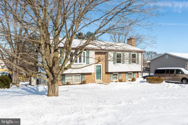 $330,000 | 2914 Holland Drive, Manchester, MD 21102