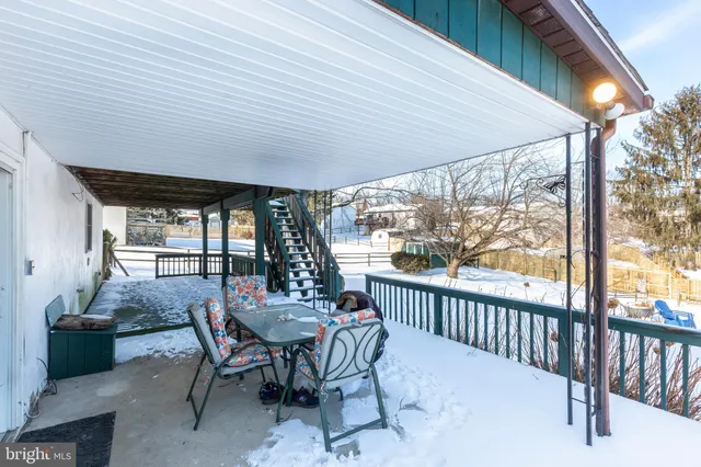 $330,000 | 2914 Holland Drive, Manchester, MD 21102