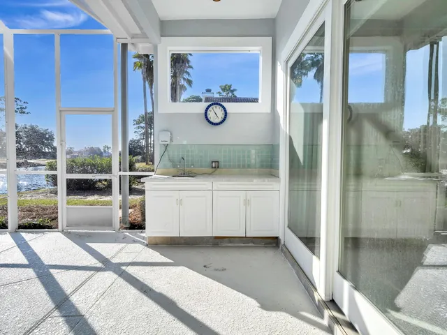 a view of an entryway of the house