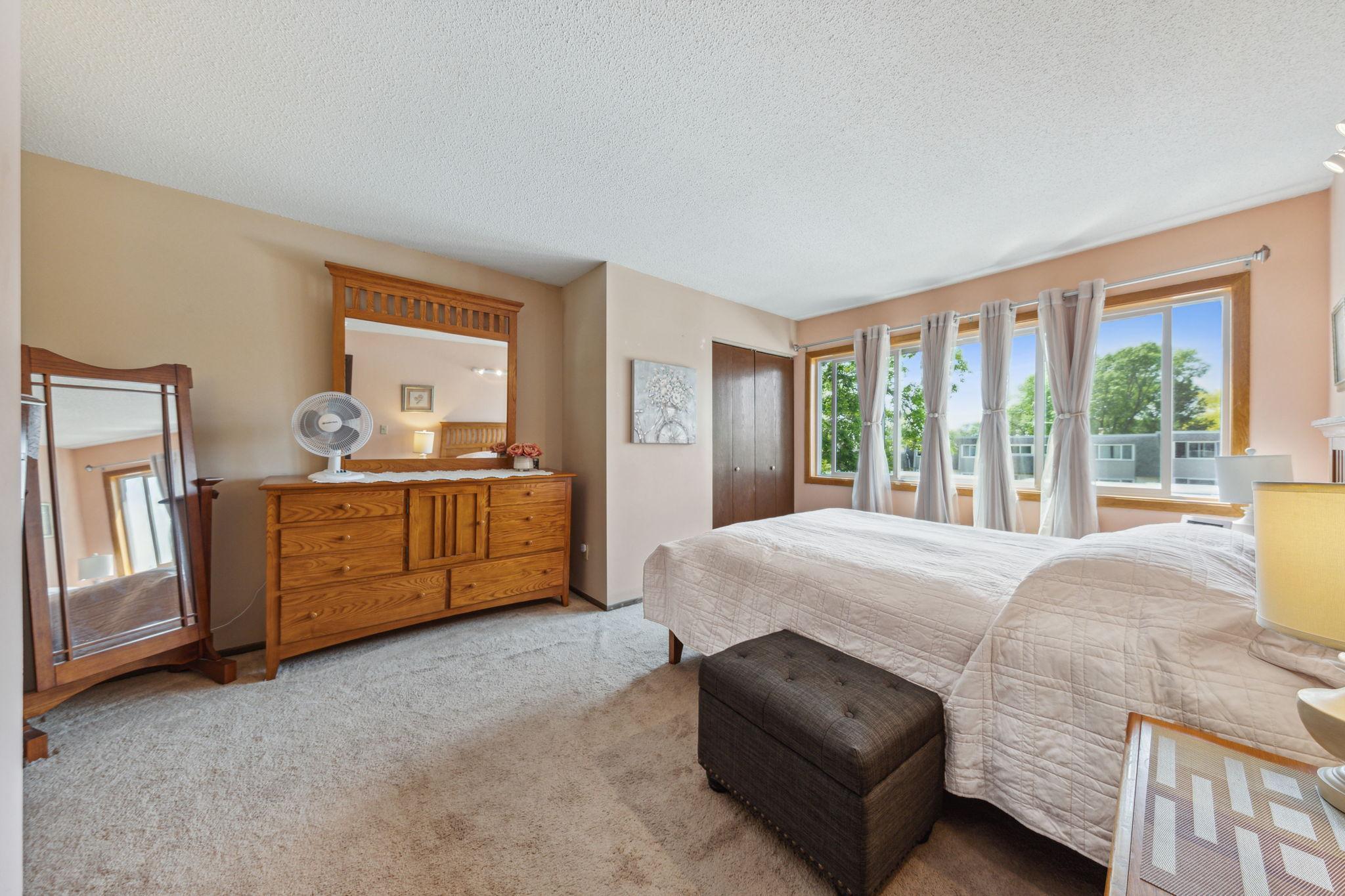 10464 Dupont Road South Bloomington, MN 55431 - Photo 21 of 32 Gallery Image 21